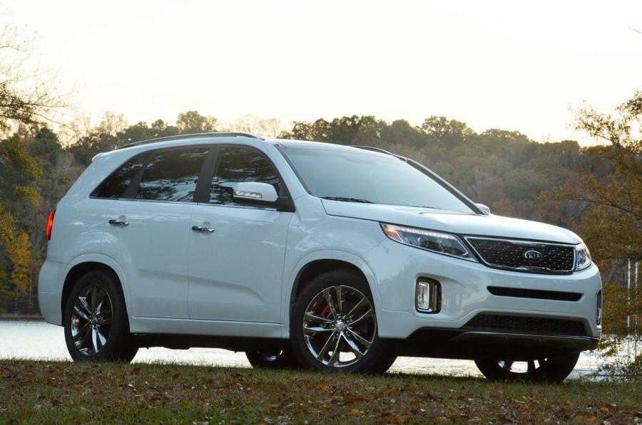  Kia Sorento 2014 года  (фото 3 из 88)